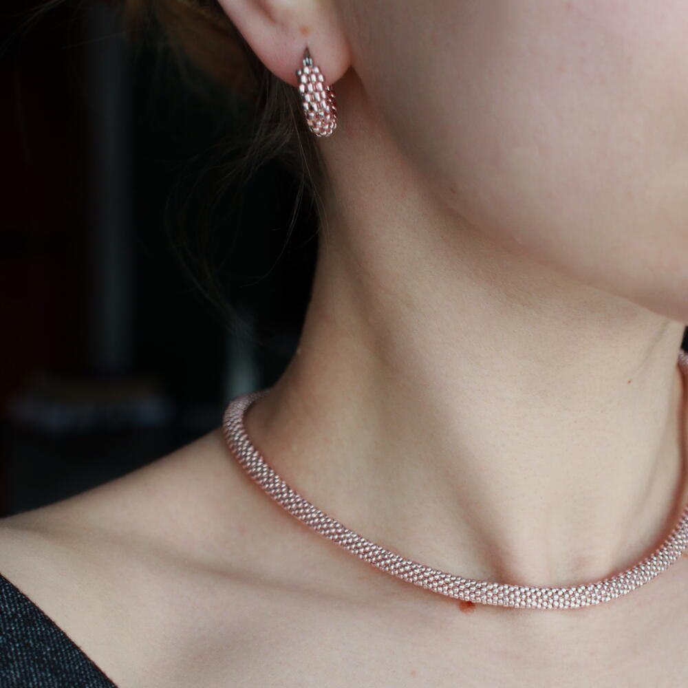 Серьги из ювелирного японского бисера в оттенке «Sweet blush»