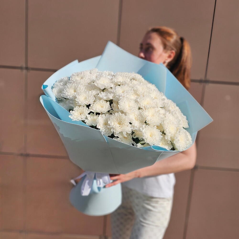 Букет белых хризантем