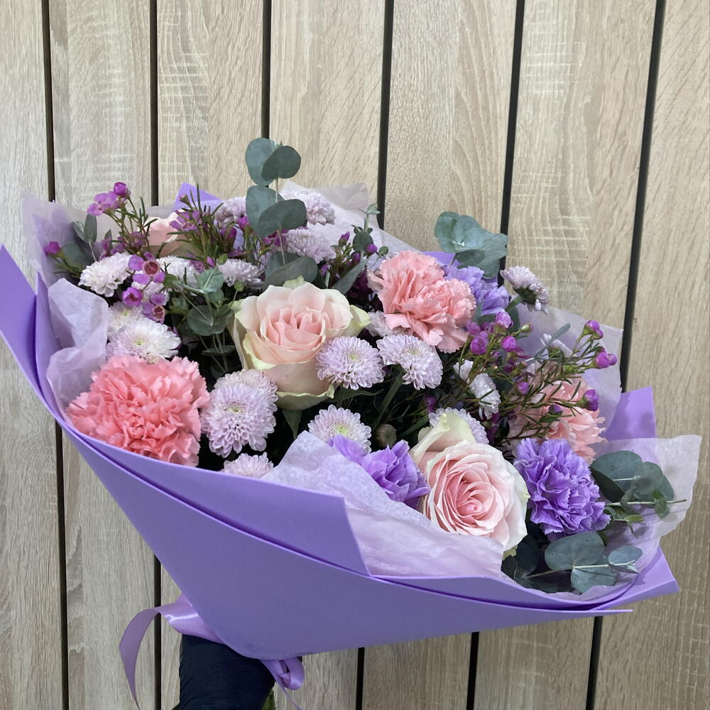Букет с Розами, Диантусами и Эвкалиптом💜🌿