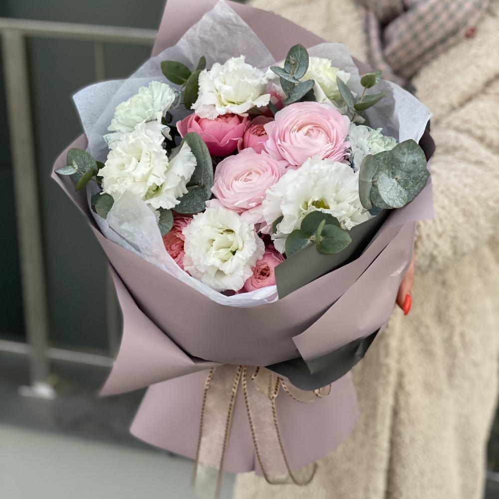 Bouquet of ranunculus, eustoma and peony rose Swan Lake