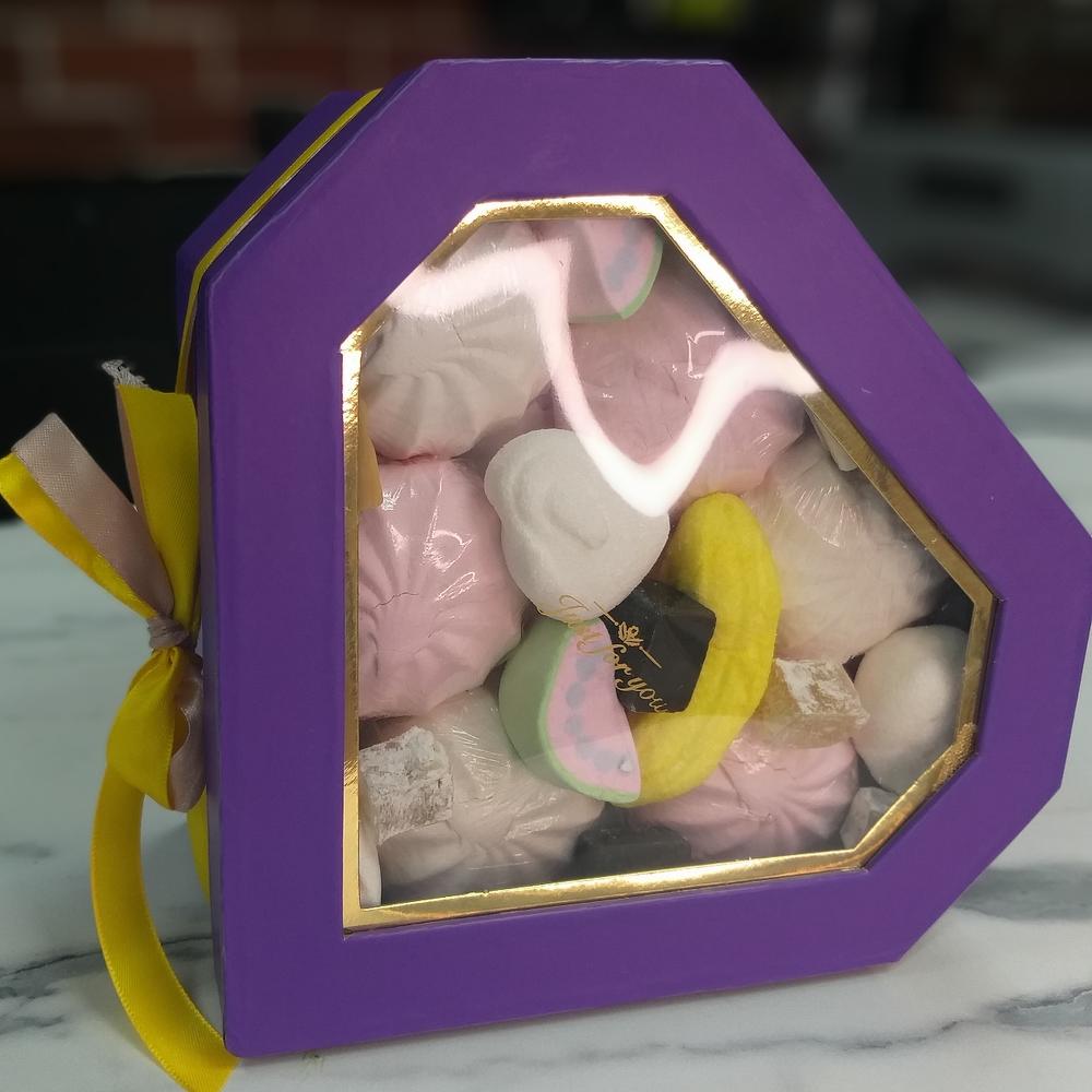 Коробочка с маршмеллоу