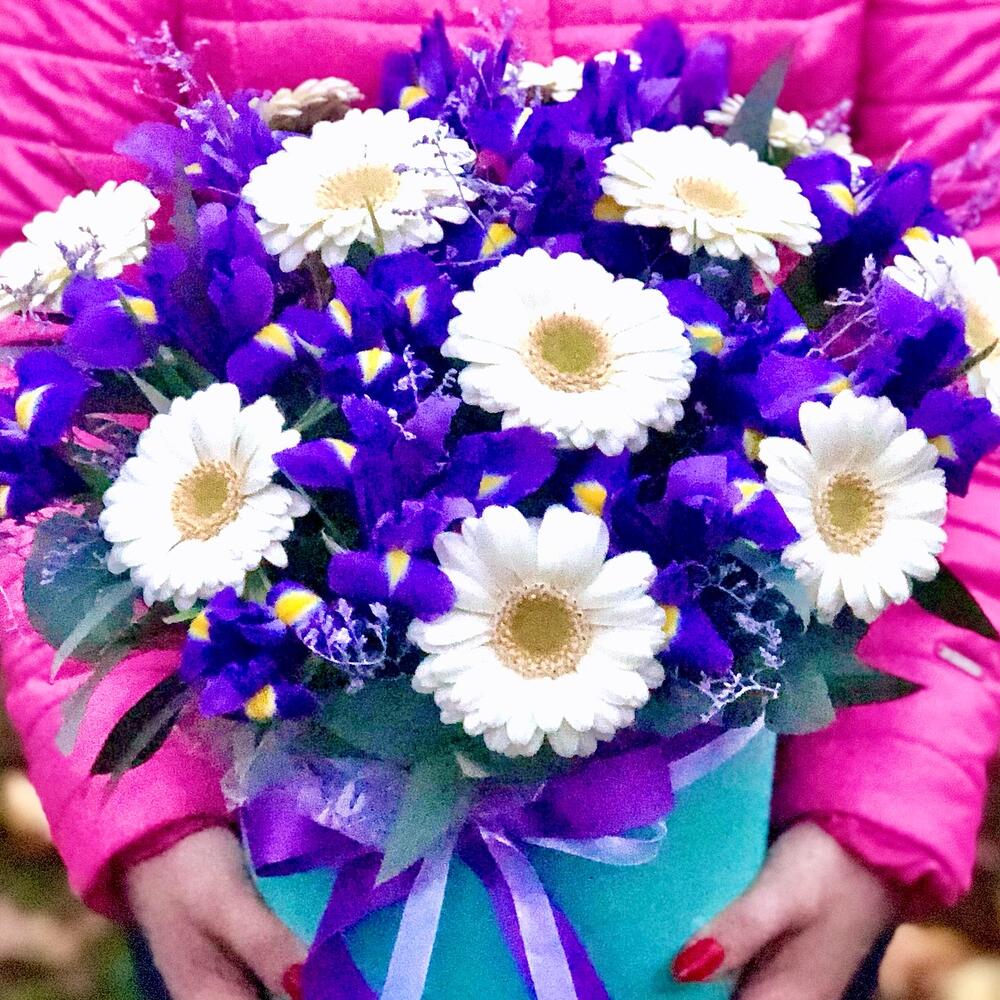 Композиция в шляпной коробке Трепетные чувства
