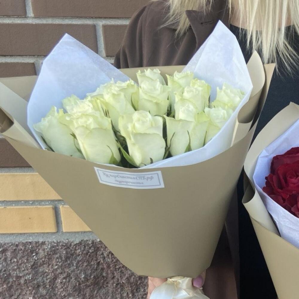 Букет из 19 белых роз Кения