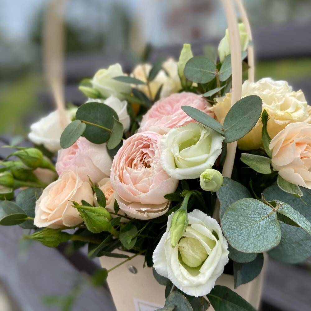 Bolso Cumplido con rosas y eustoma
