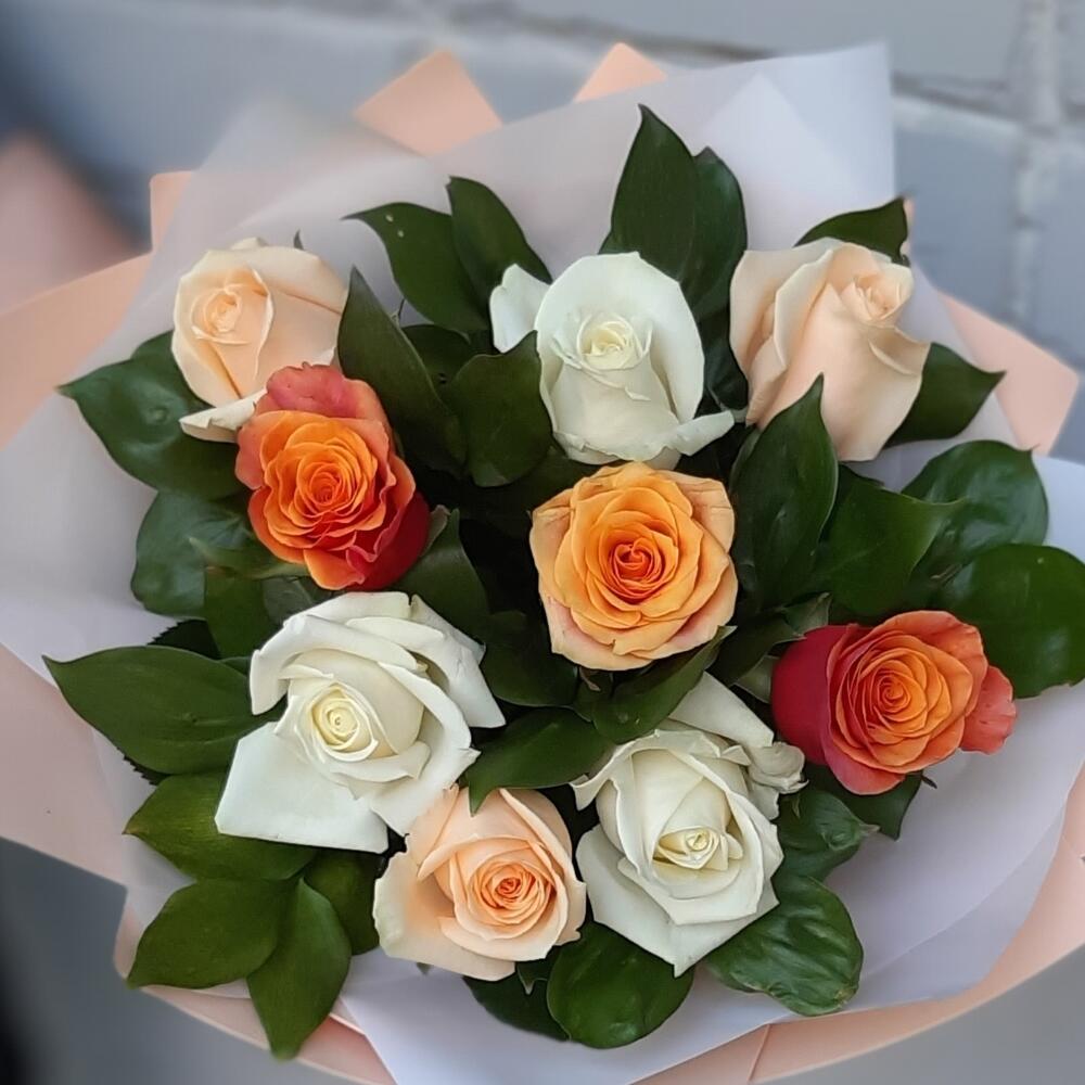 Букет роз с рускусом 💐