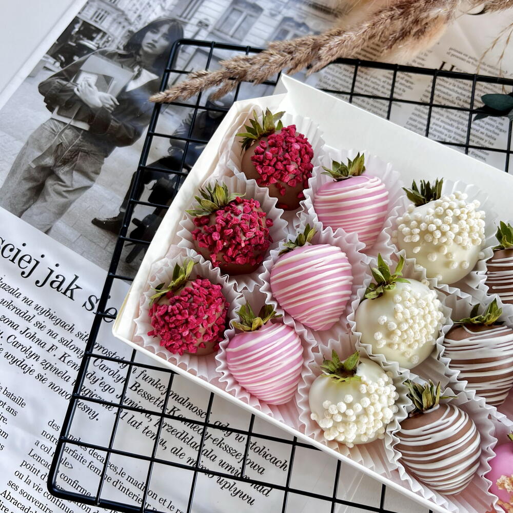 Клубника в шоколаде 15 ягод микс ХИТ