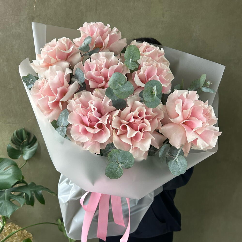 Французские розы Pink Mondiale, 9 роз с эвкалиптом