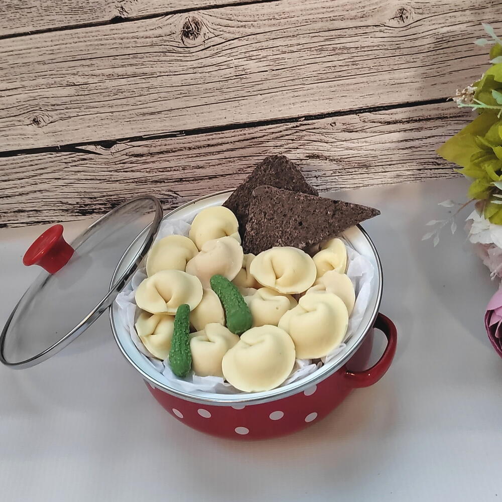 Шоколадные пельмени в кастрюльке