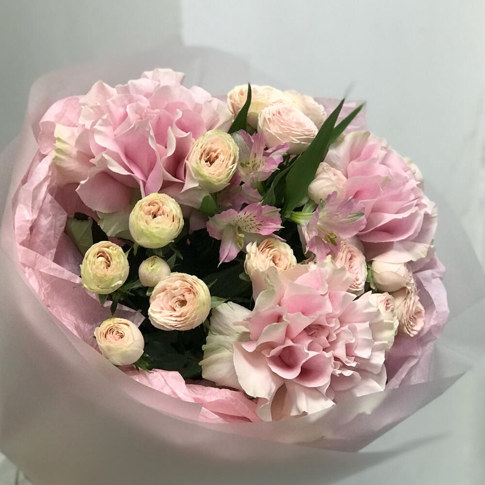 Букет Pink Французские розы с кустовыми пионовидными розами