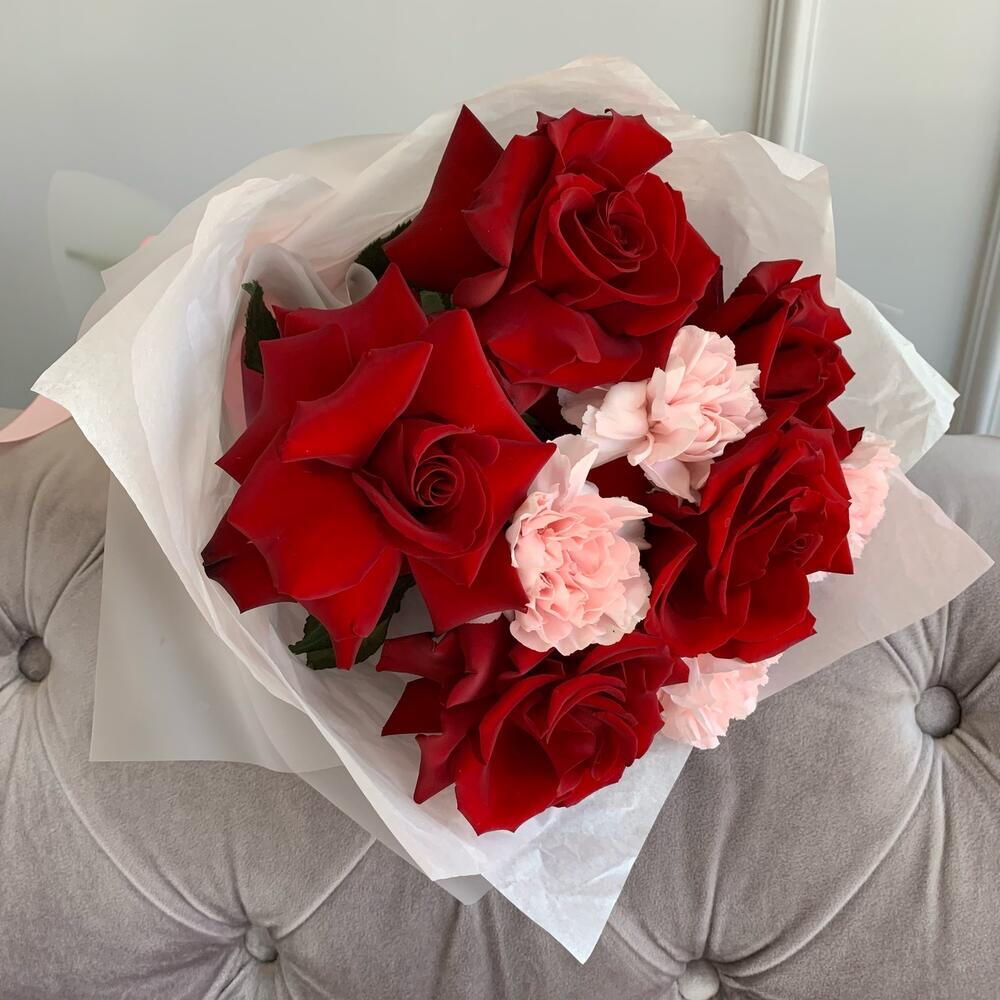 Яркий букет 🌹 Французские Розы и диантусы