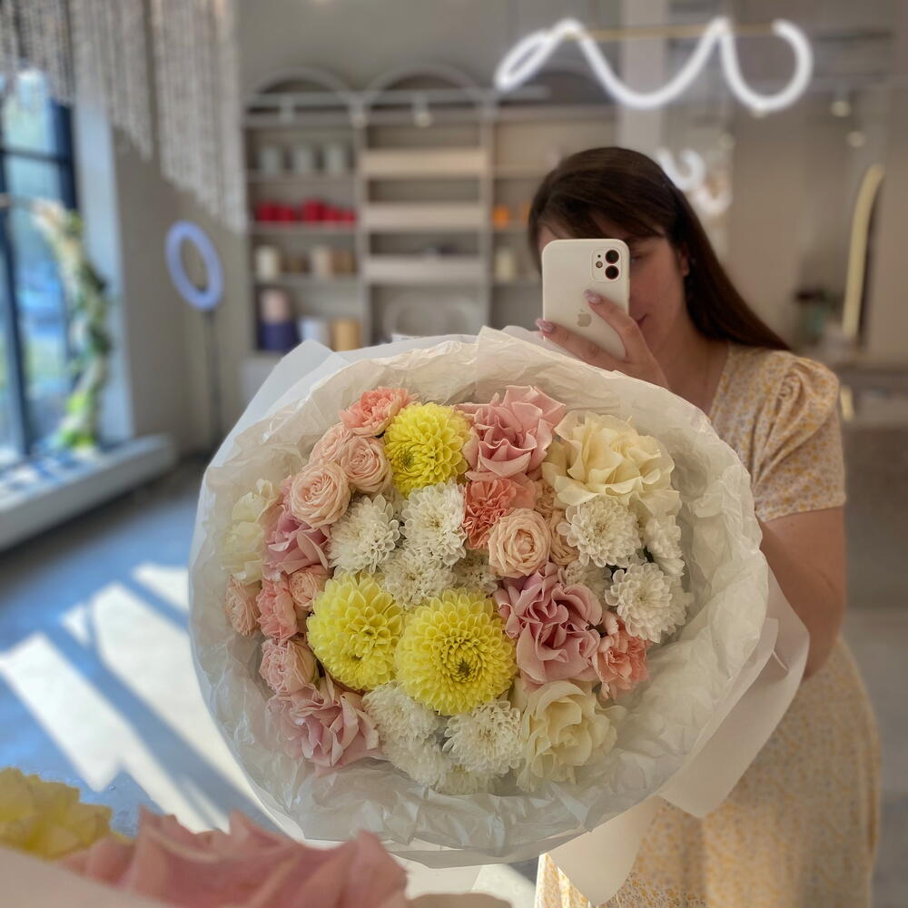 Букет 27+подарок от Vivienne Sabo — румяна MACARON