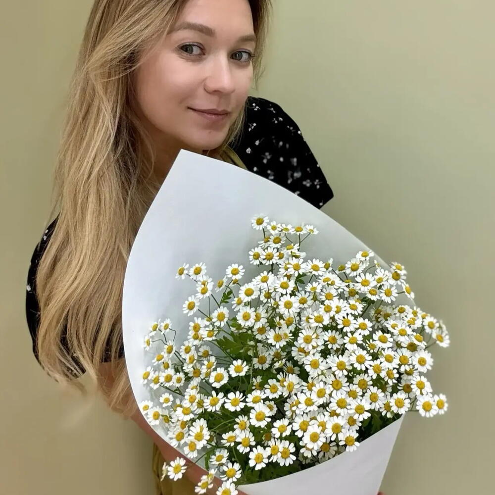 Букет из матрикарии ( ромашка камилла, танацетум) 5 шт