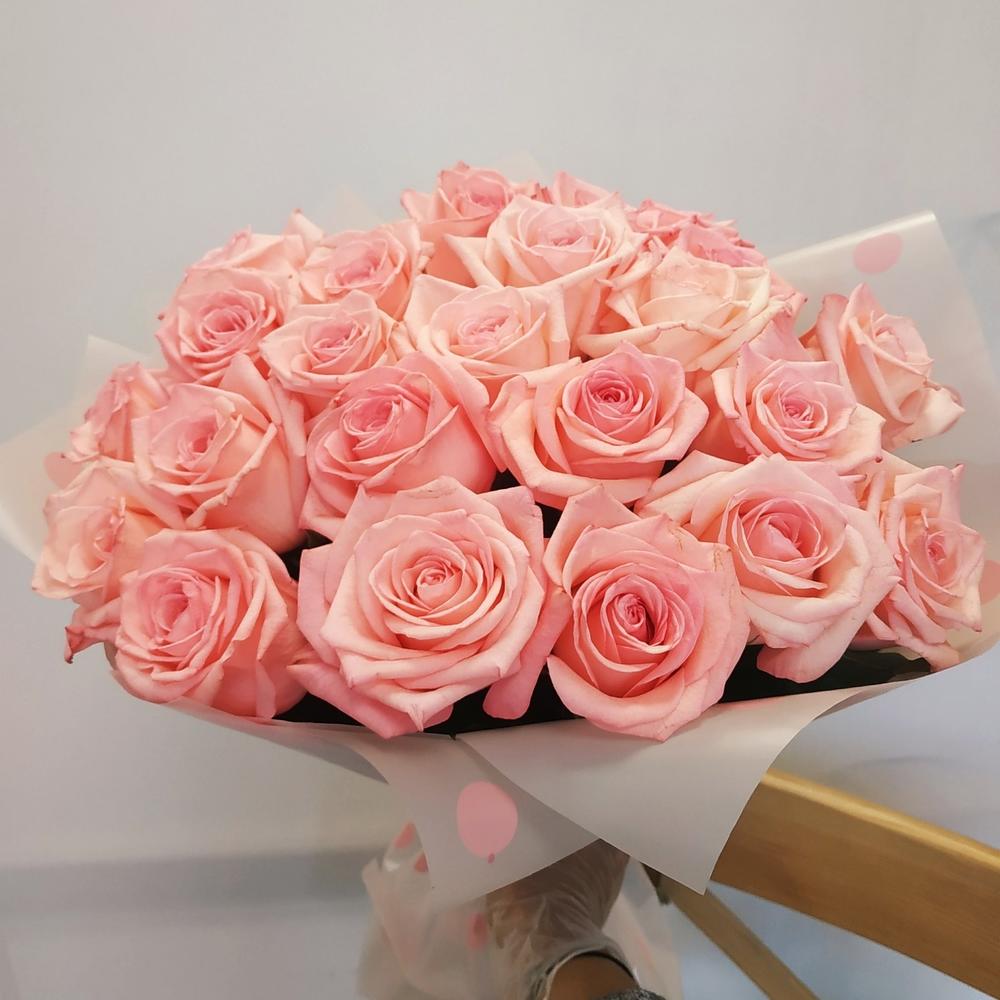 Розовые розы 🌺 ( 17 шт)