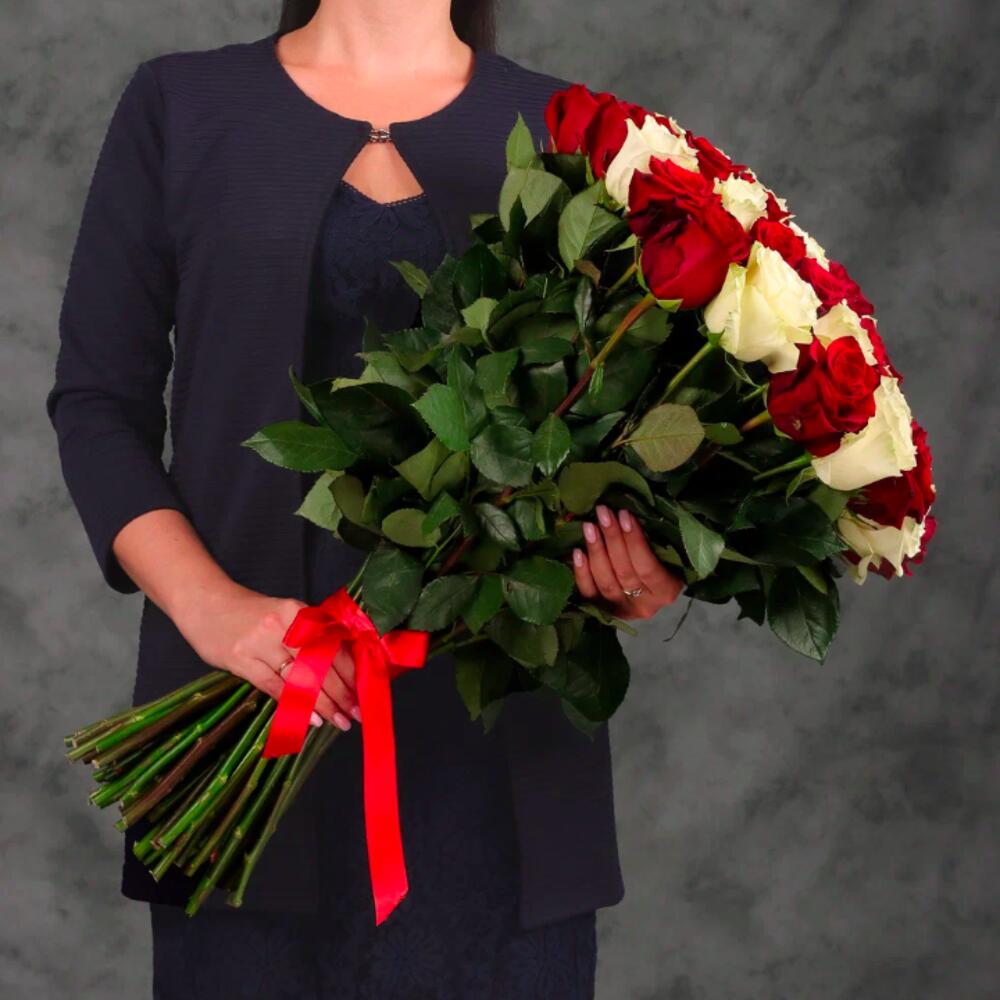 Букет 51 красная и белая роза, Flowers & Gifts Tbilisi, buy at a price
