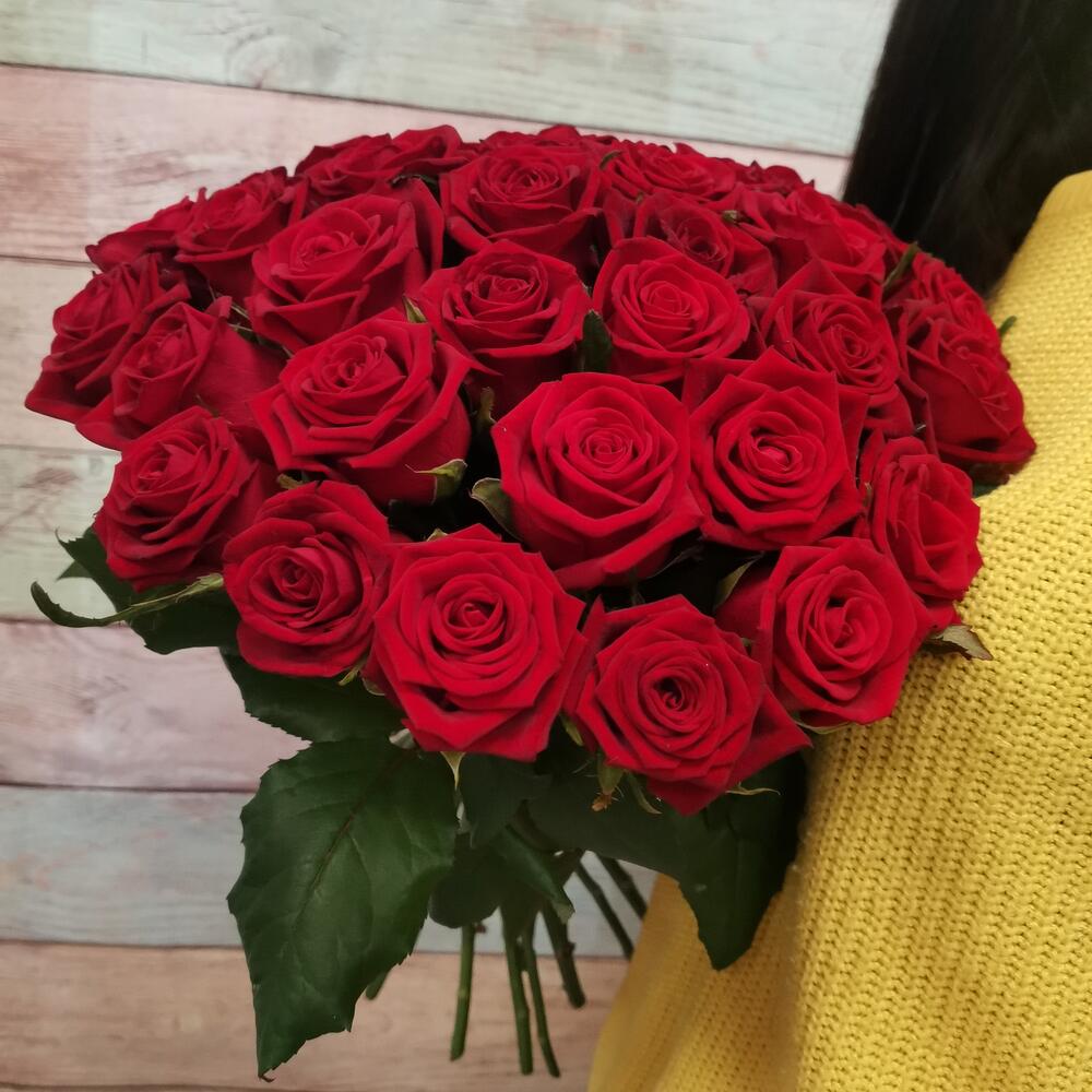 35 роз Кон Аморе