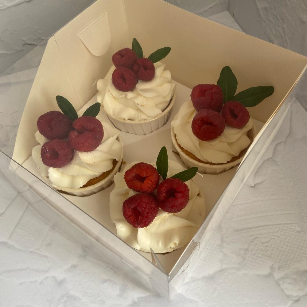 Капкейки с малиной,капкейки подарок,капкейки для девушки