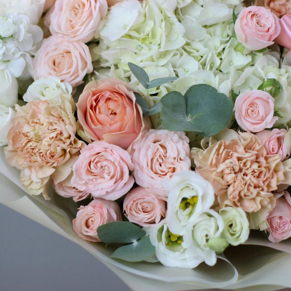Авторский букет с пионовидными розами Гравити, Бомбастик. Букет 15 Kimbirly flowers