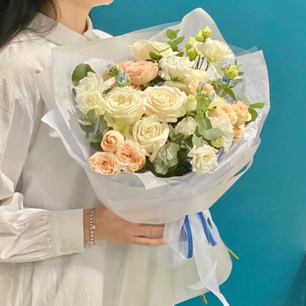 Букет с нежной кустовой розой «Пино Колада», Цветы и подарки Санкт ...