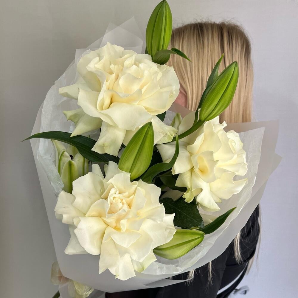 Aromatic Lily   French Rose Bouquet 🤍Нежный букет, сочетающий изысканную французскую розу и ароматную лилию