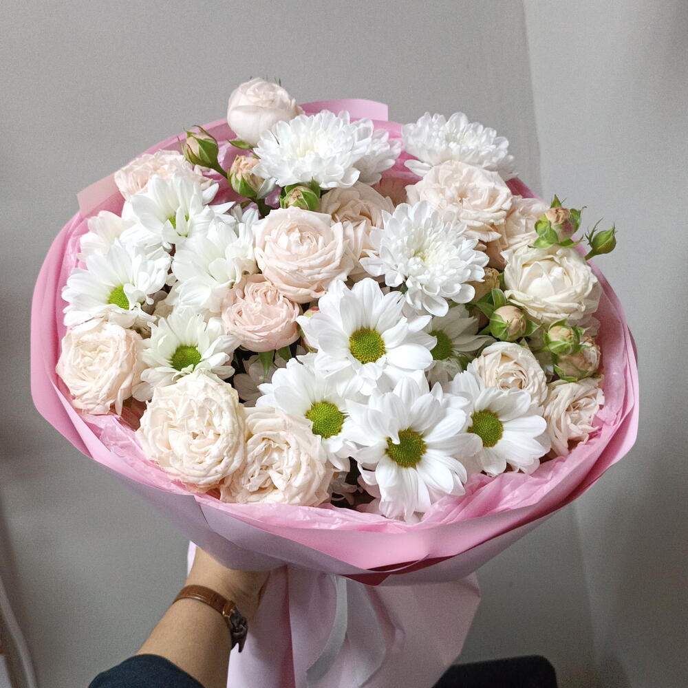 Кустовые розы с ромашками🌸