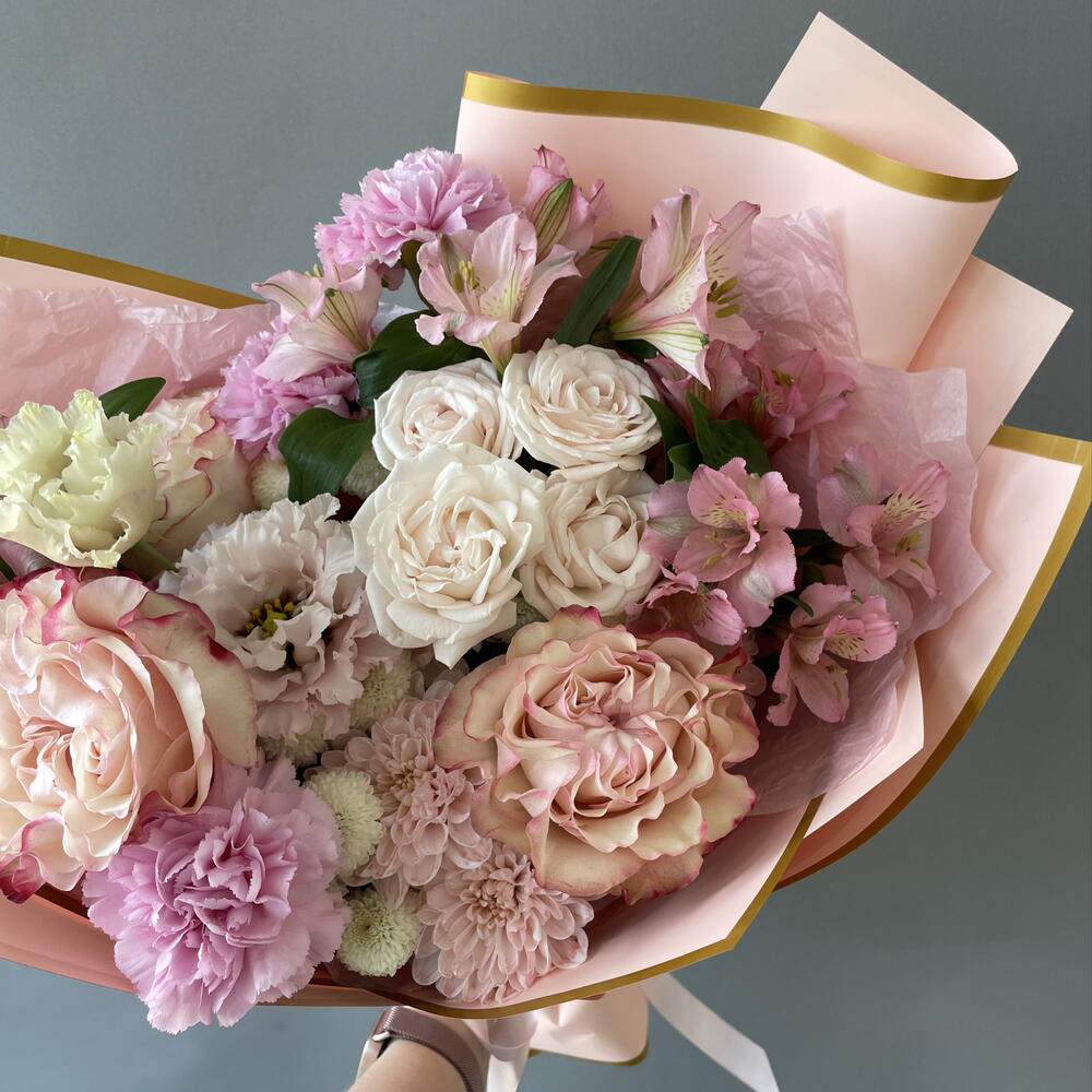 Клубничный зефир 🌸 нежный букет с пионовидными розами,альстромериями, диантусами, хризантемами