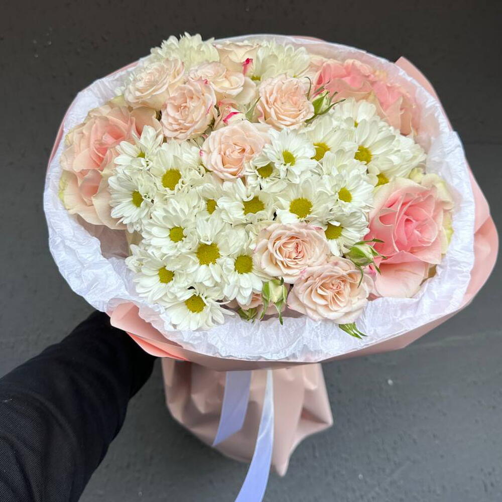 Букет из ромашек, кустовых роз и французских роз - Милая моя