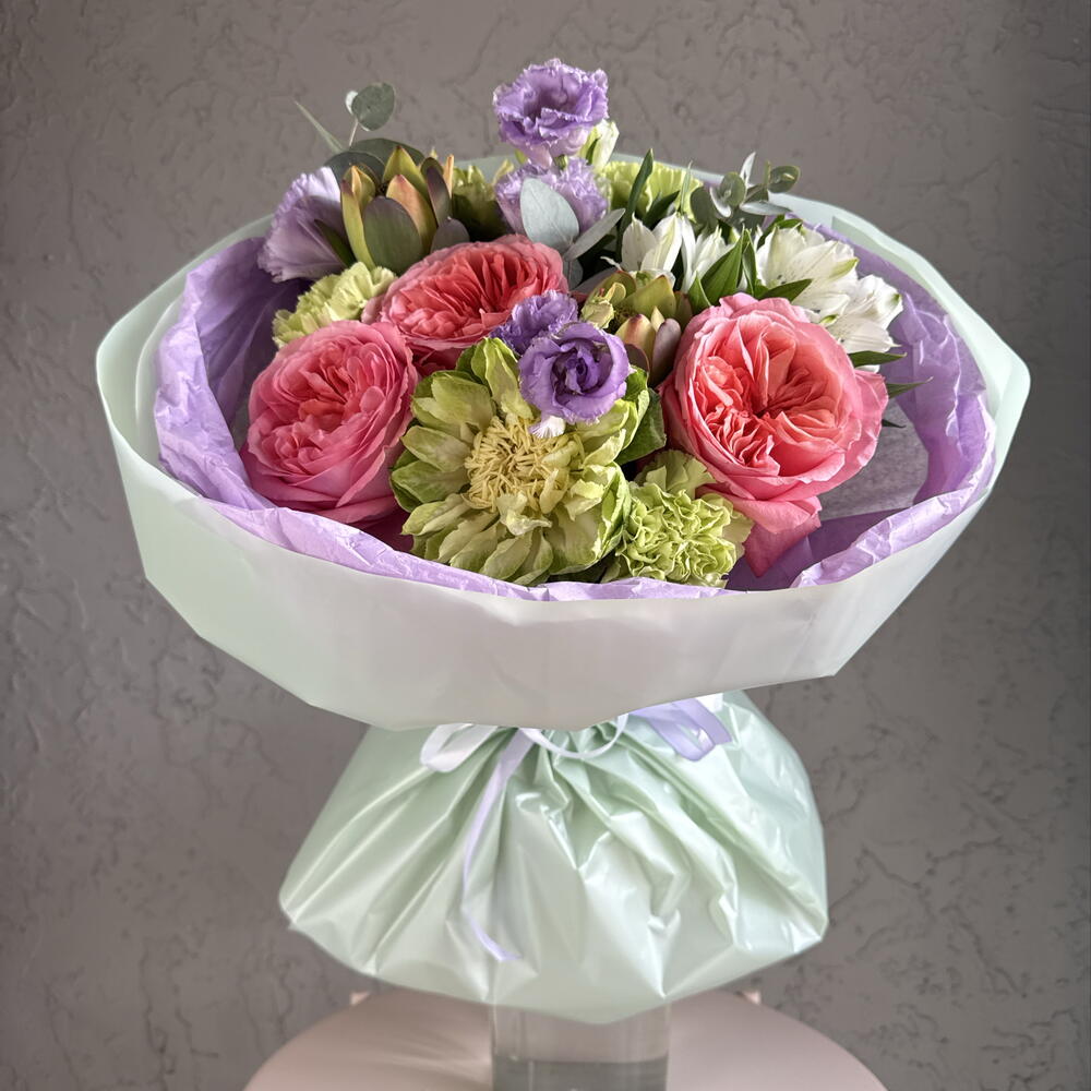 Сиренево - зеленый букет 💐