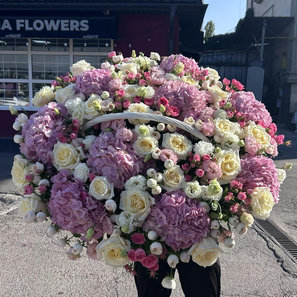 Stunning basket