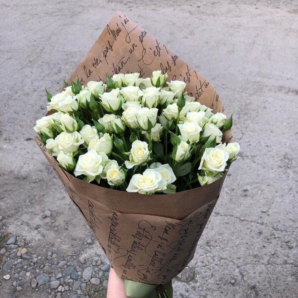 Букетик кустовых роз