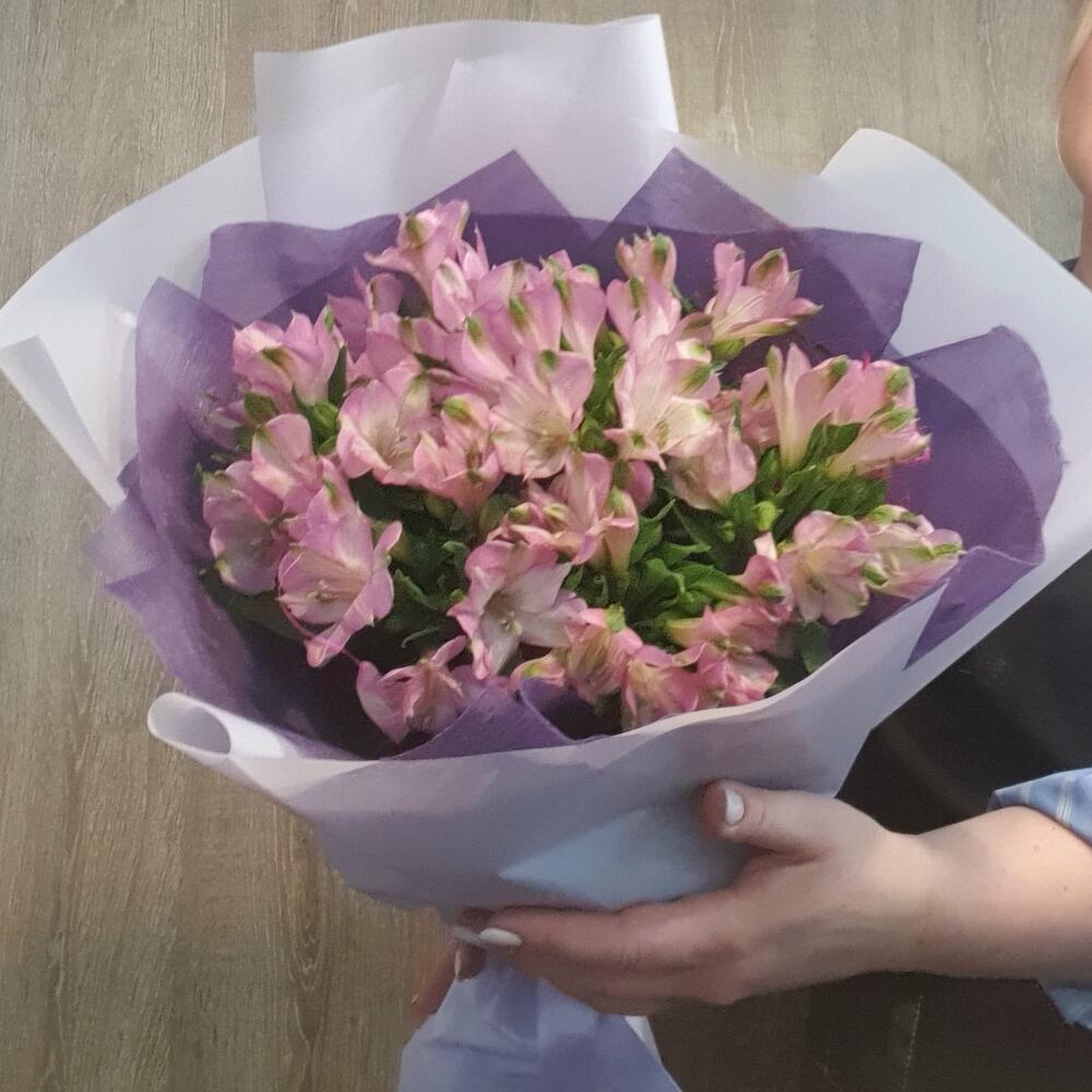 Alstroemeria