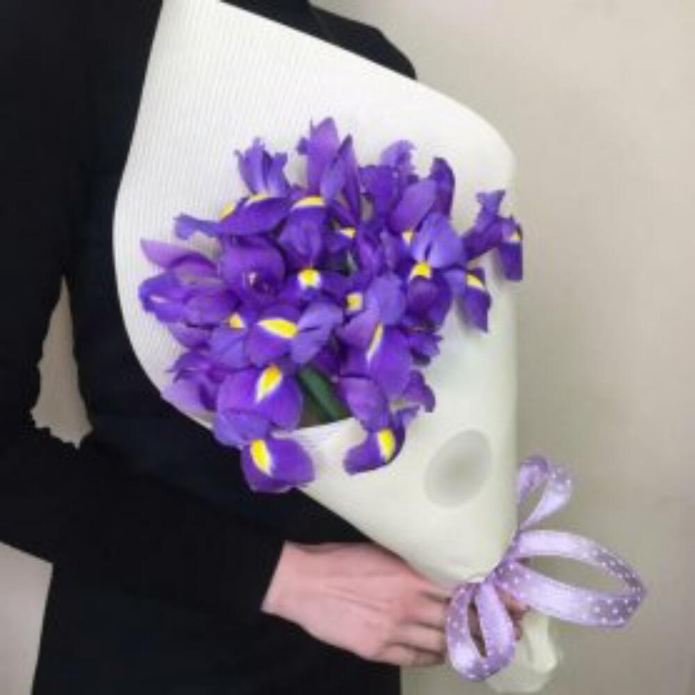 Букетик из 9 ирисов