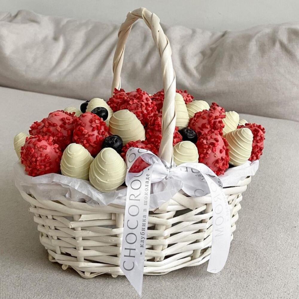 Корзина из клубники