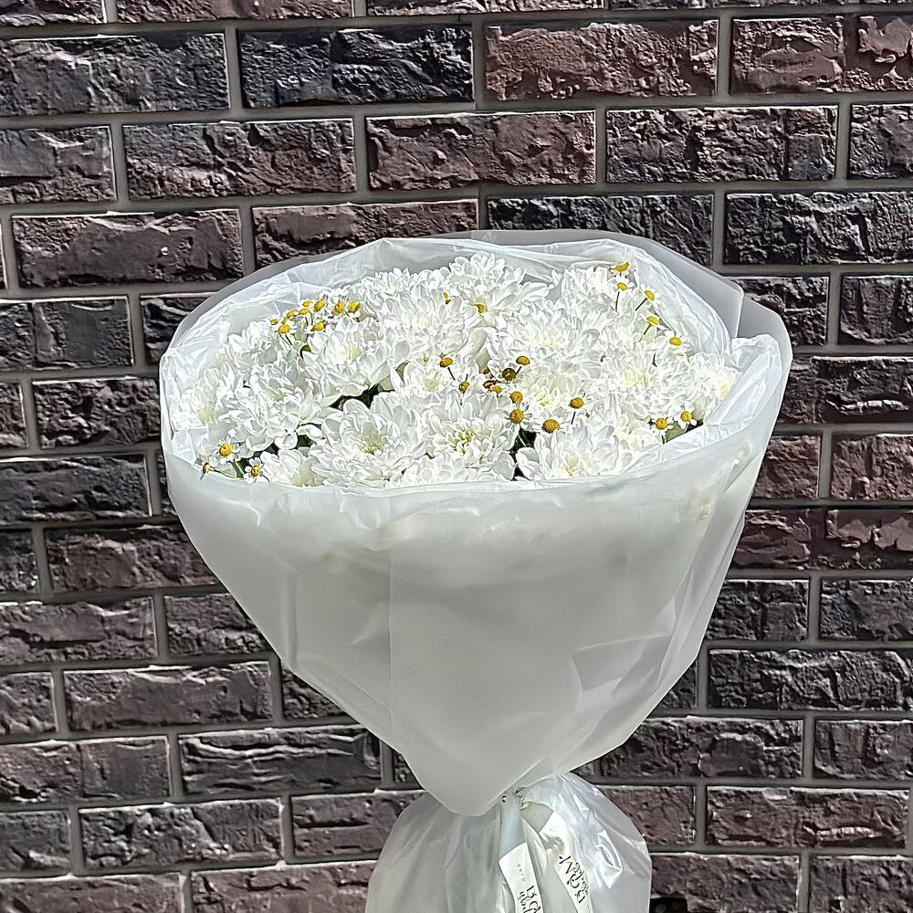 Букет из кустовых хризантем и ромашек, L