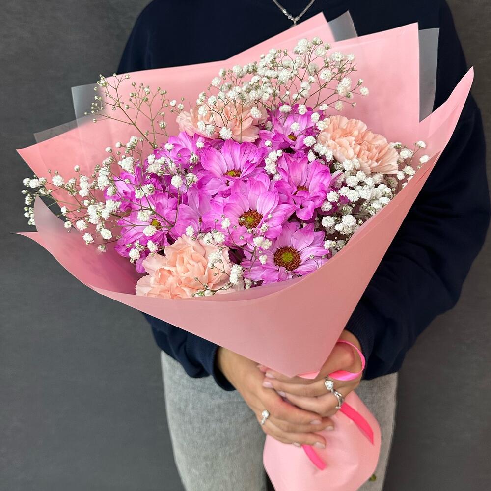 Букет из хризантем, диантусов и гипсофилы️️🌹