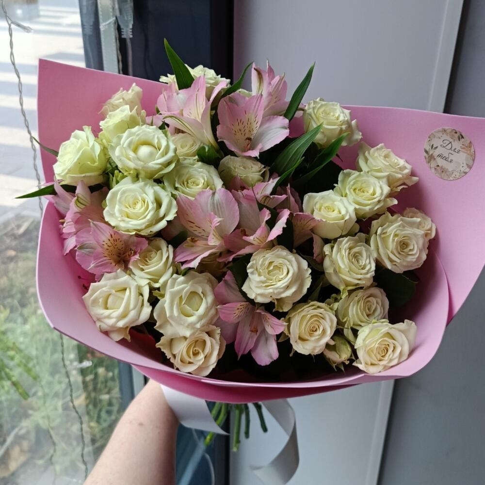 Букет с кустовой розой и Альстромерией 🌼  Кустовая роза