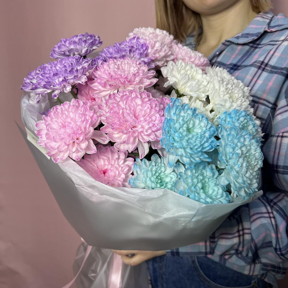 Букет из цветных кустовых хризантем