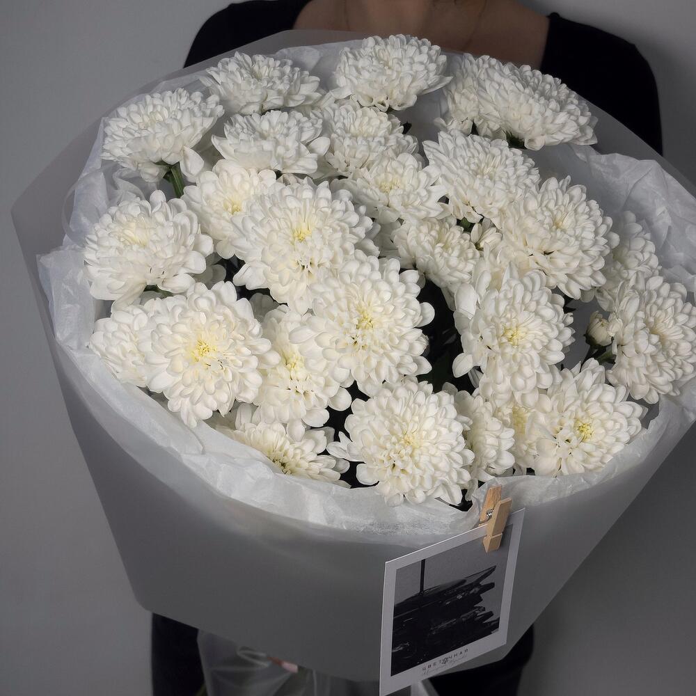 Букет из белоснежных хризантем