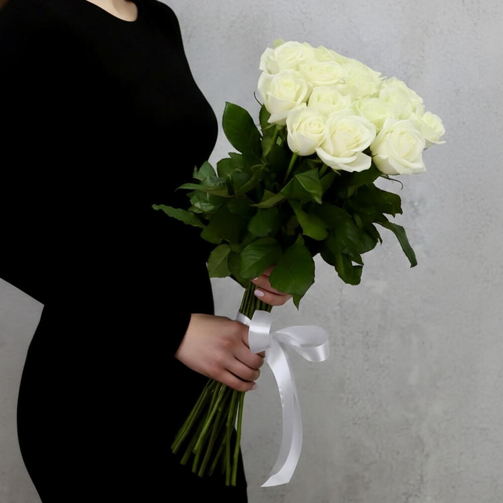 Белые розы 15 шт