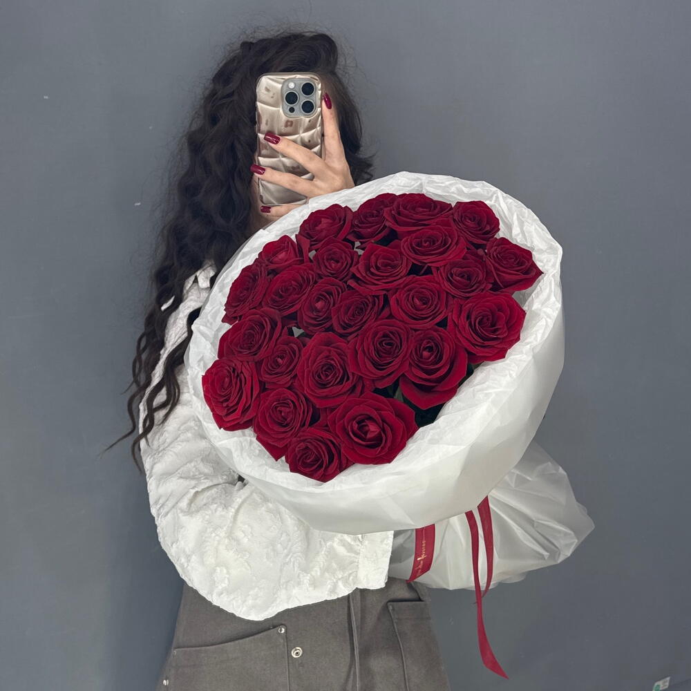 Монобукет🌹 из красной розы Ред Наоми 25 шт