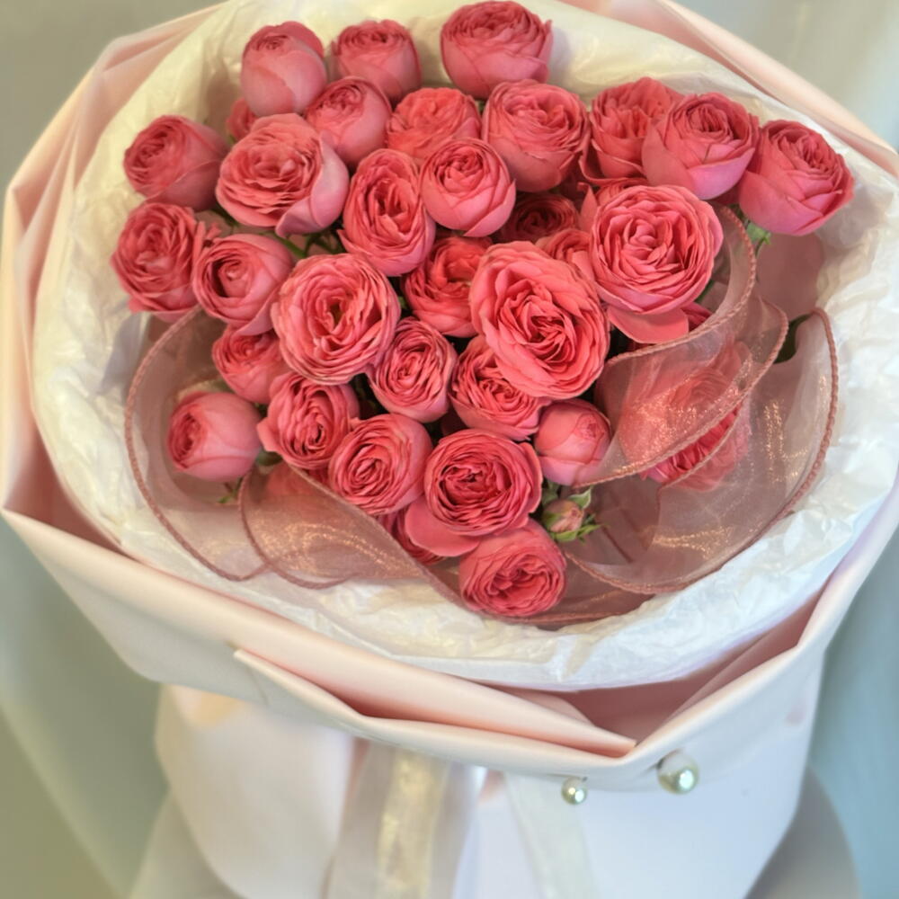 Кустовые розы фуксия🌸