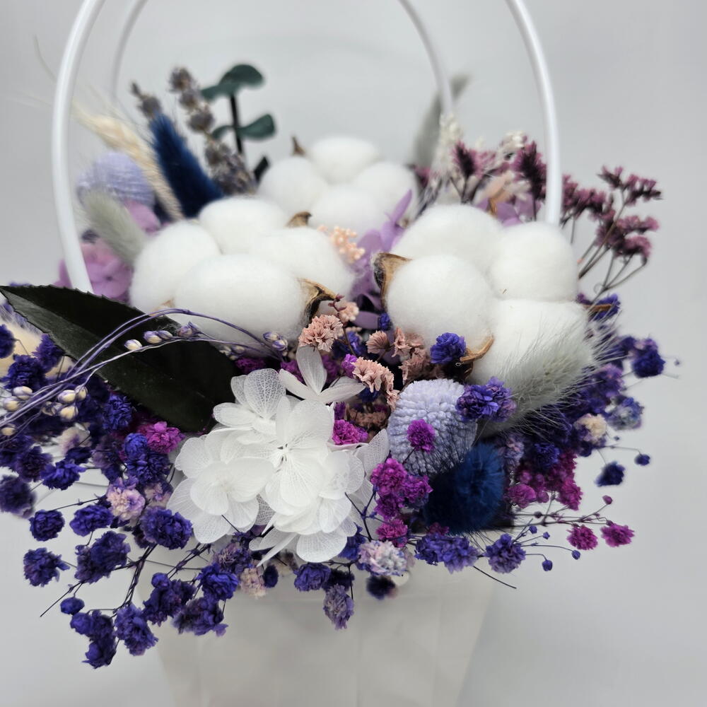 Композиция из стабилизированных цветов "Фиолетовая дымка"