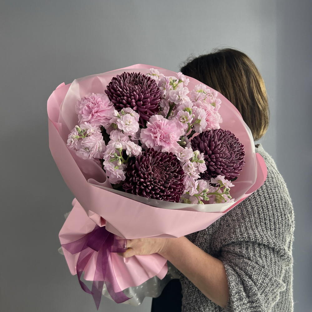 Букет сливового оттенка 🩷 хризантема бигуди 💖 ароматная маттиола 💗 розовый диантус 🌸🌸🌸