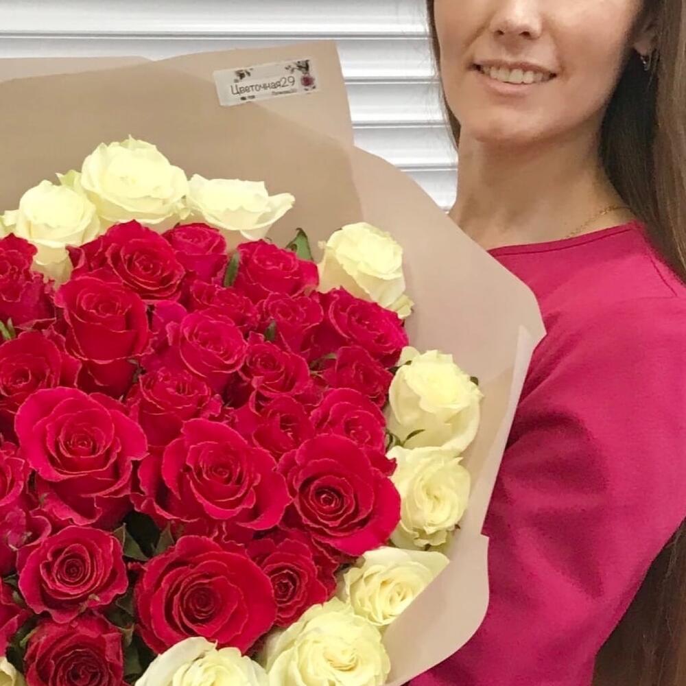 53 розы в виде сердца 💗