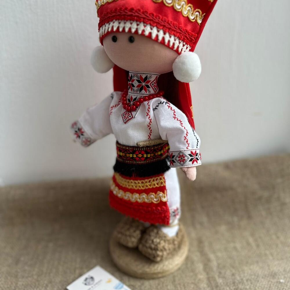 Кукла в национальном костюме