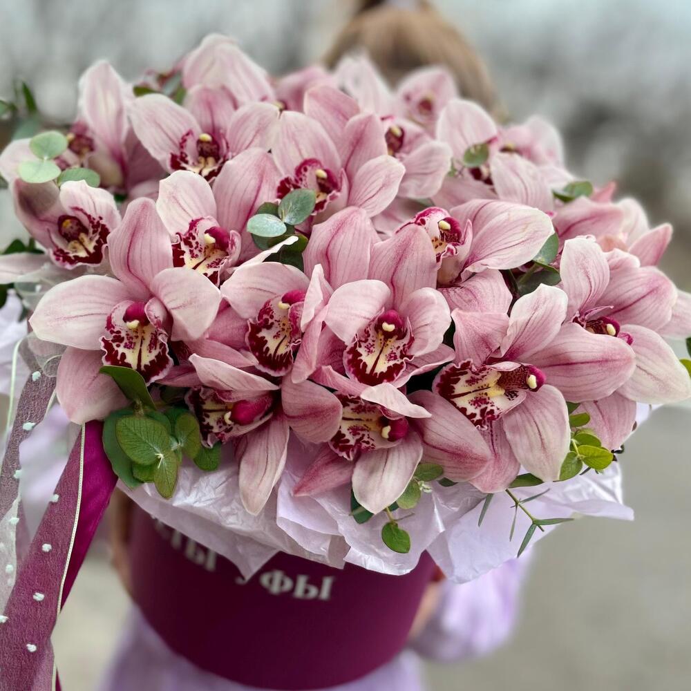 "Экзотика" Шляпная коробка из орхидеи