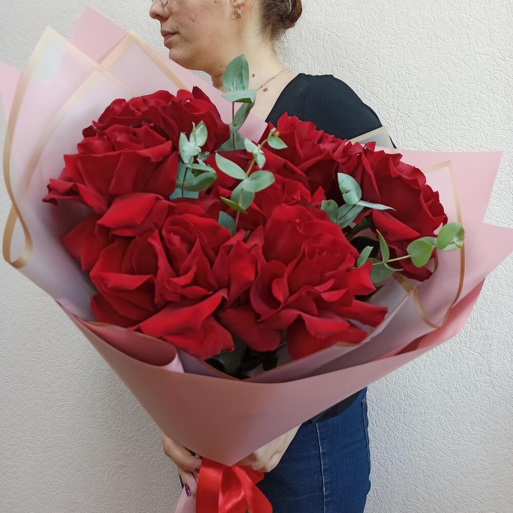 7 французских роз с зеленью