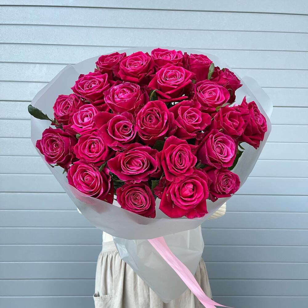 25 малиновых роз 🌺