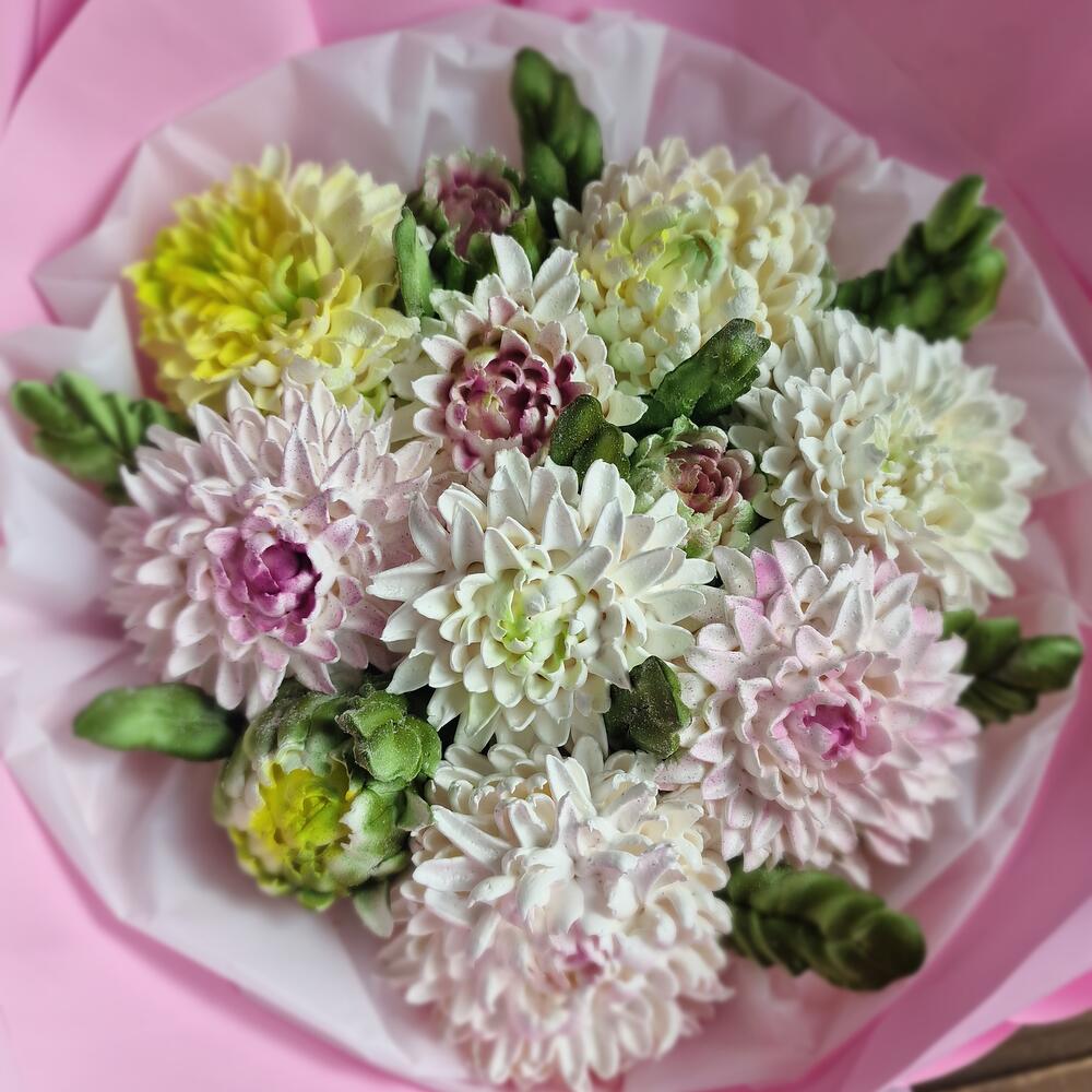 Букет зефирных хризантем