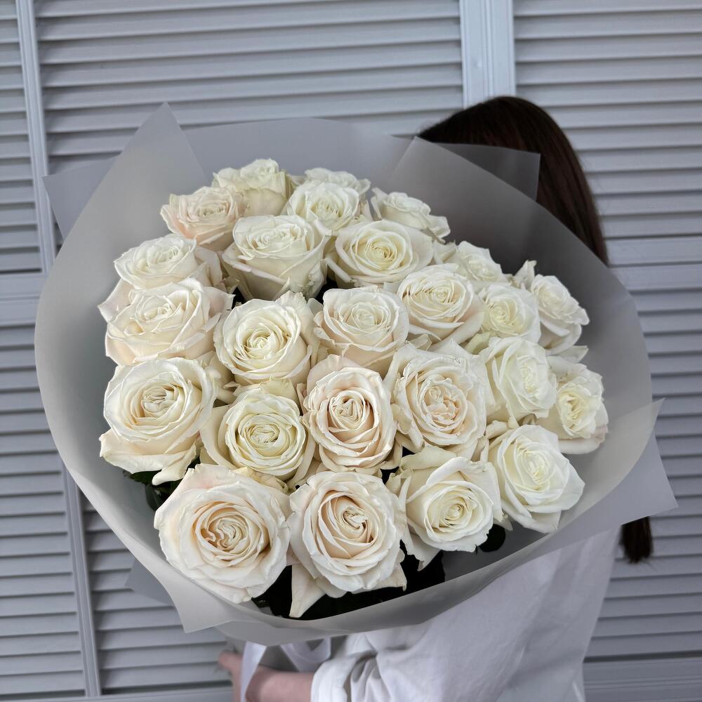 Белые розы 25 шт Эквадор