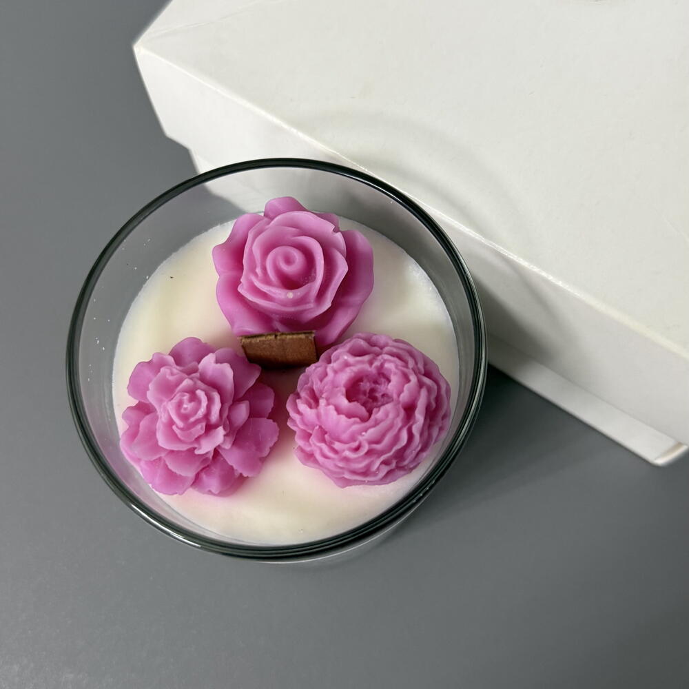 Ароматическая свеча «Пион и замша» / Peony and Blush Suede
